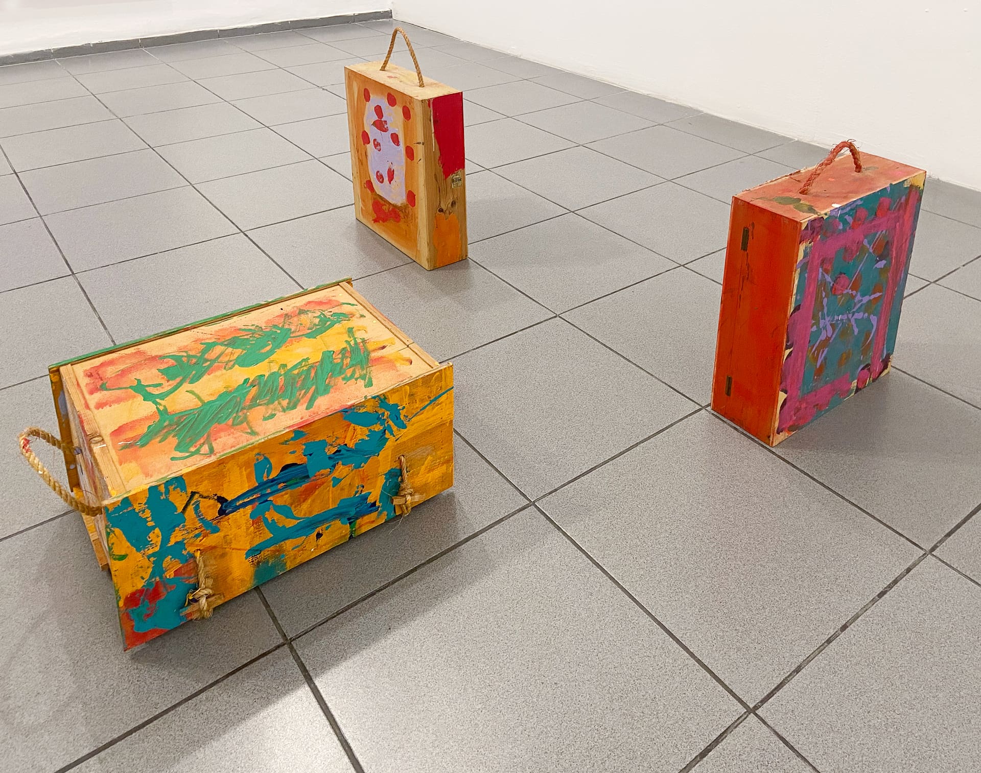 Lea Nikel, Untitled (3), 90’s, acrylic on wooden box, rope, variable dimensions